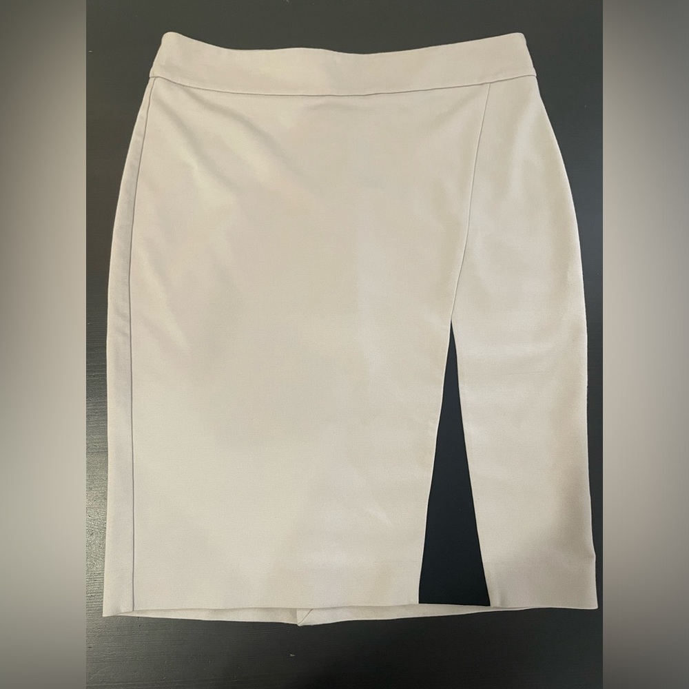 Carmen Marc Valvo Above Knee Slit Skirt *Like New*. Size 4